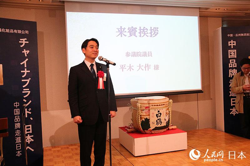 兹白3d同人 由于同人创作的兹白特殊性