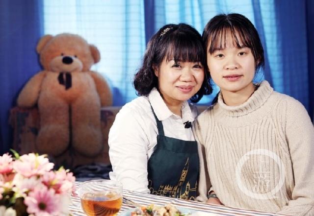 stone系列 讲述人类被神秘光线石化后