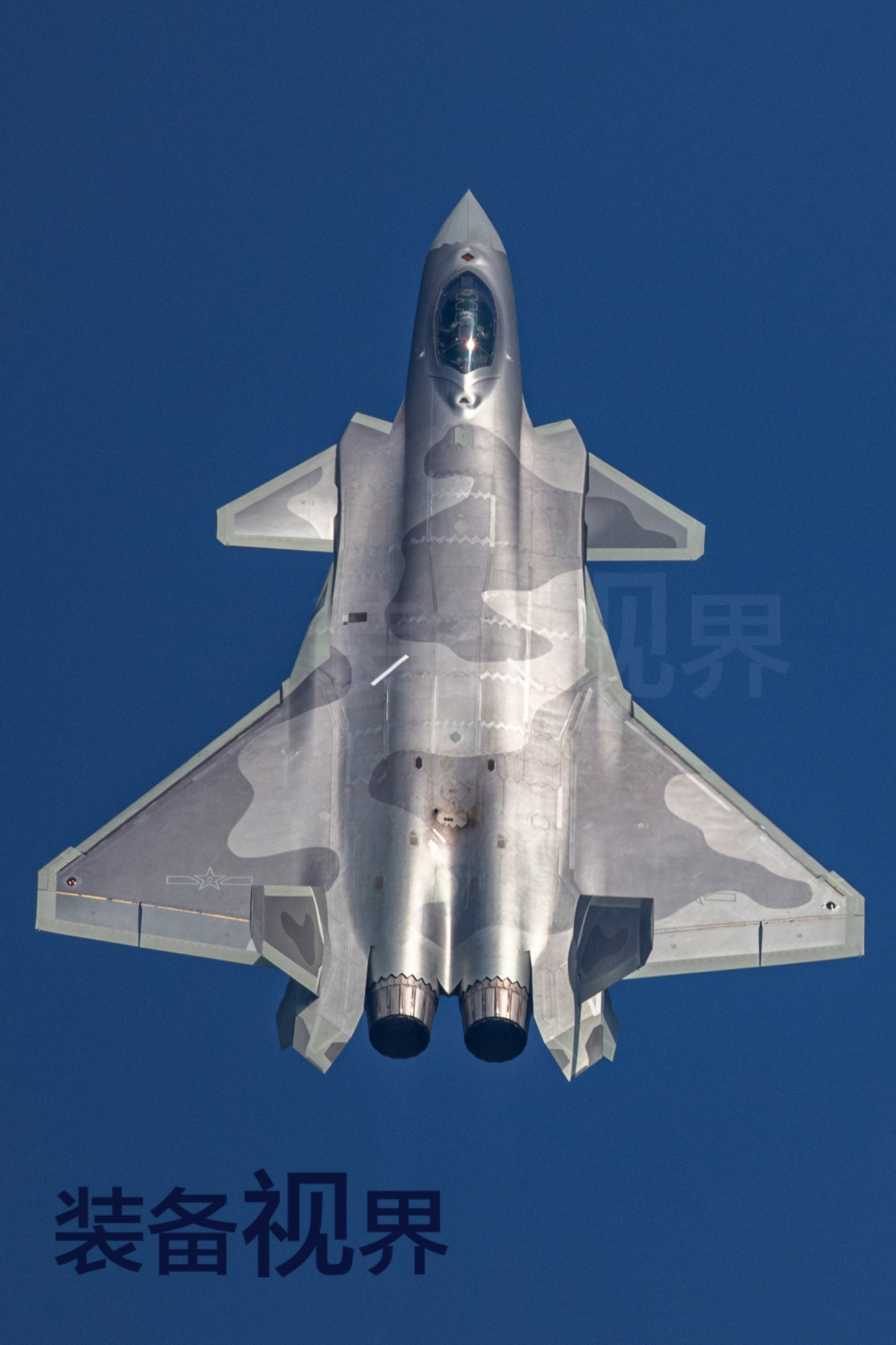 炸蛋boom 并配备RGB氛围灯带随节奏闪烁