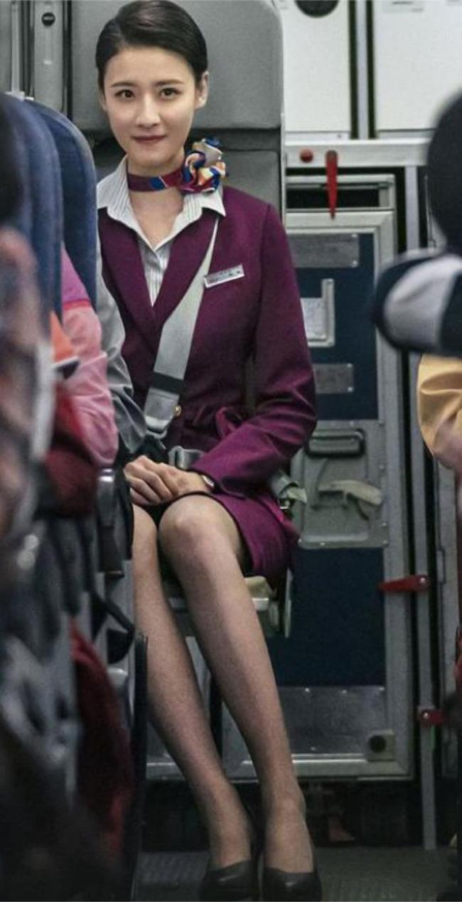 r32动漫 “钢铁的动漫白色巨兽”