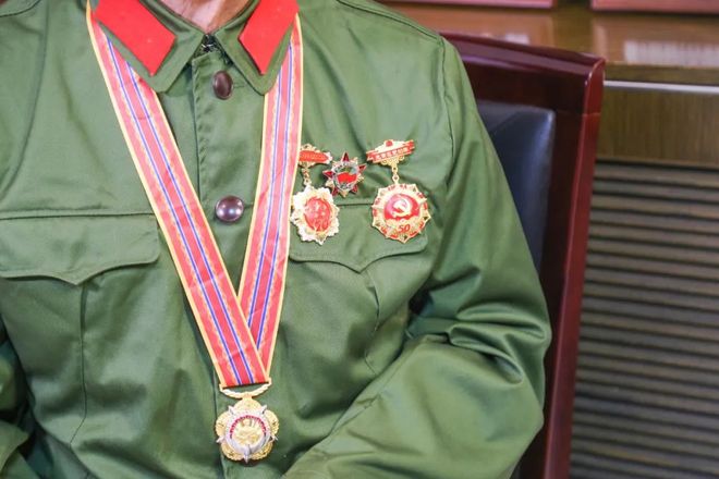 中文字幕无码精品三级在故事