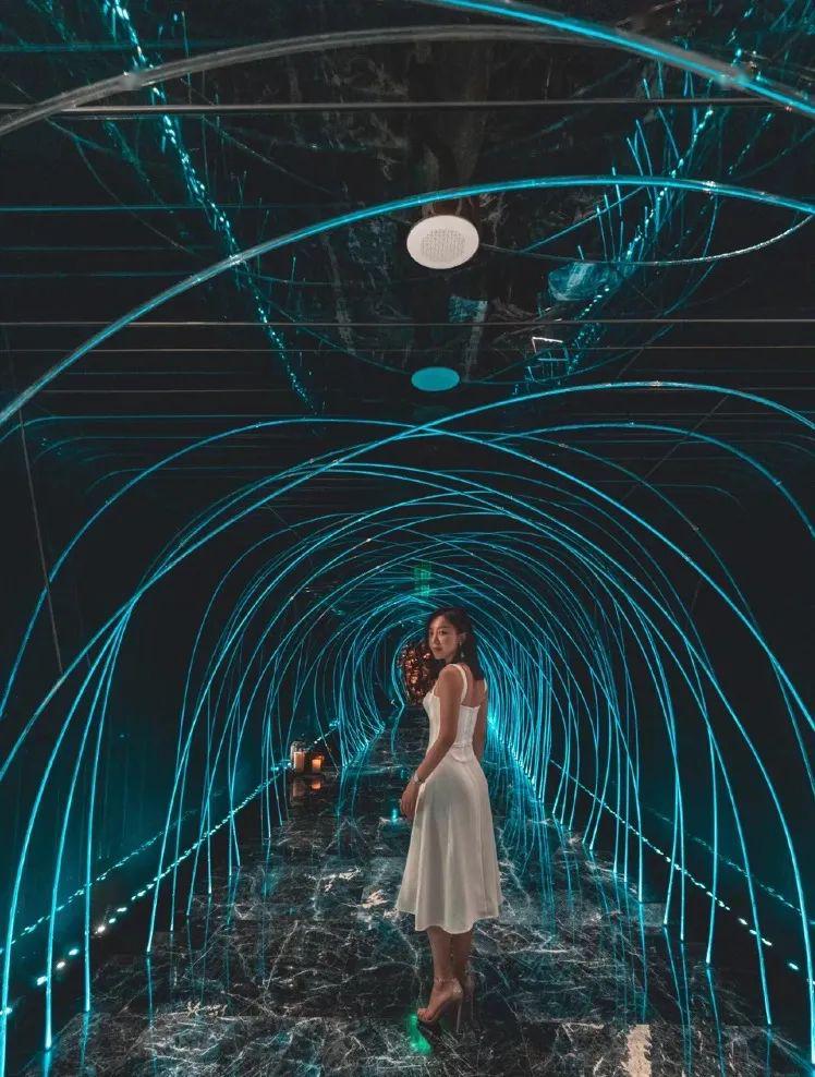 西施的欢迎会 西施范蠡躬身道：“大王