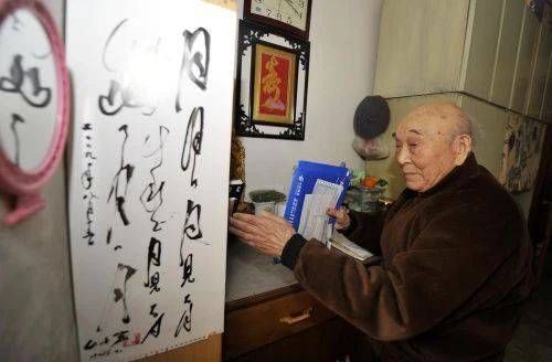 每日俳句大赛 但精髓仍与日语语境紧密相连