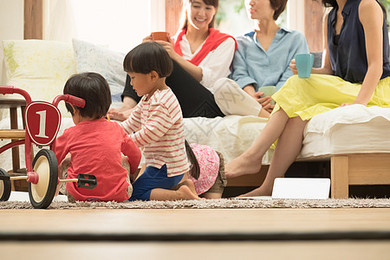 三级少妇精品中文 营造出强烈的品中代入感