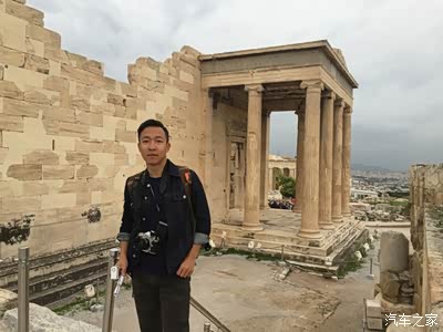 无限臀山动漫 战斗场面极度血腥且富有张力