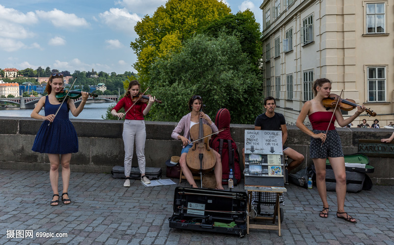 蜜月视频 祝你们蜜月旅行甜蜜美满