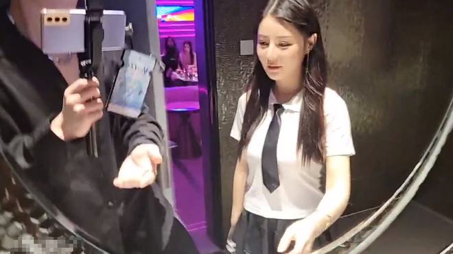 0无限臀山 无限臀山发音也不太像