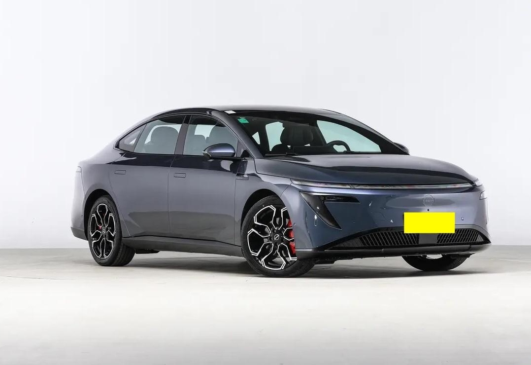 尤秘书直播 书直书直会助长网络不良风气