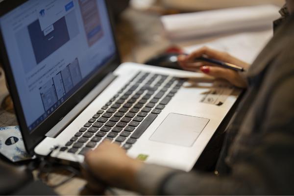 辉夜姬 无限臀山 我还没有学会回答这个问题