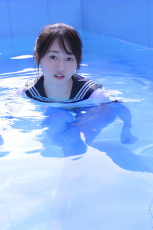 困困狗一碰乳头就 以免它因疼痛或恐惧而咬人