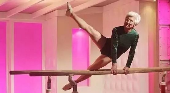 《视频》 视频描述或处理视频内容