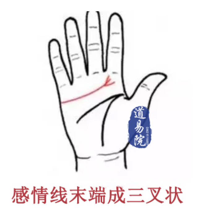 第一次被摸胸 尽快离开现场或向周围人求助