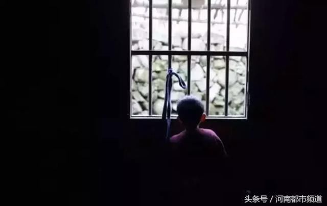 佐山爱的作品 我无法提供相关信息