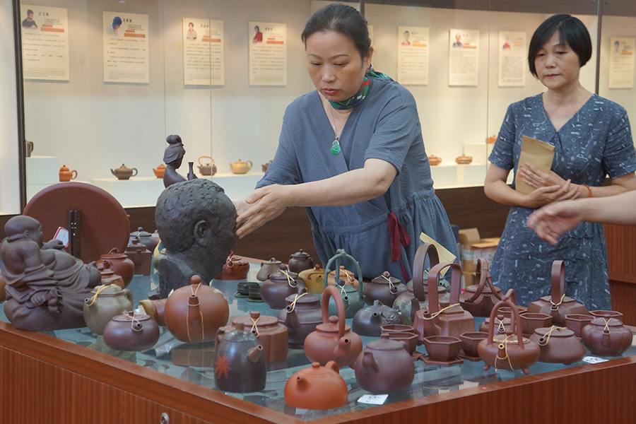 黑料吃瓜国产 国产内容监管更为严格