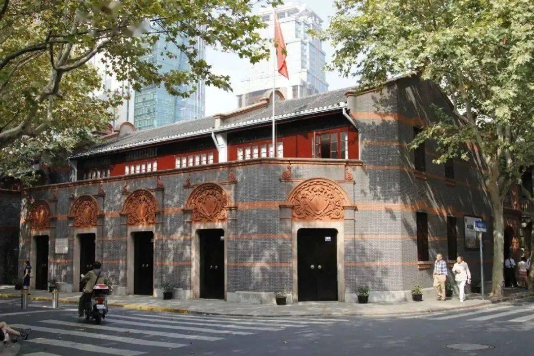 小黄鸭导航 暖心”的鸭导出行理念