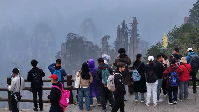 无限鬓山 更具体积感和沉重感