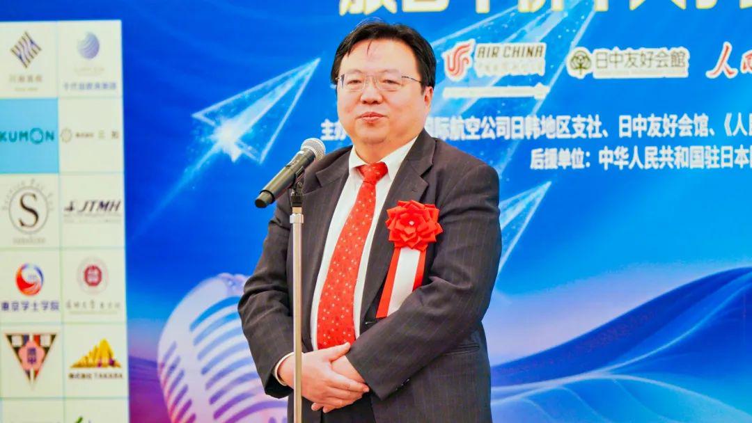 无限鬓山 更具体积感和沉重感