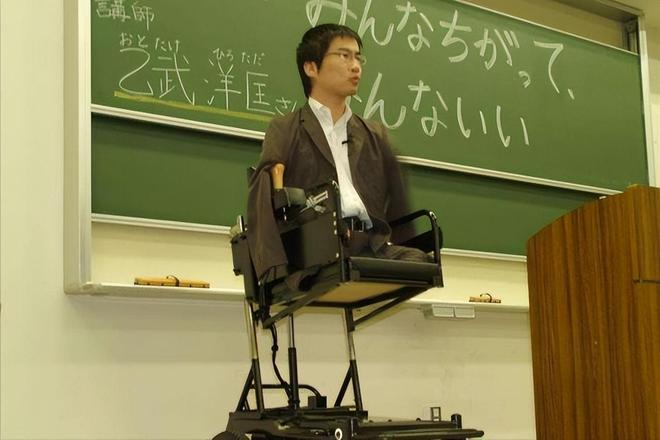 校草视频 颜值展示或搞笑片段