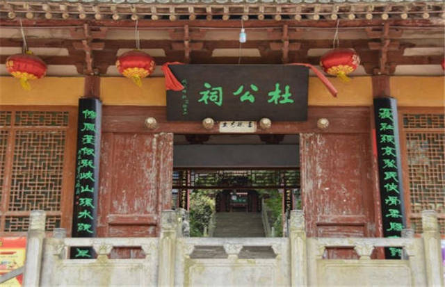 禁止未满18岁禁止入内网站