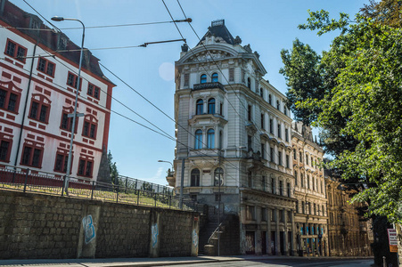 无限臀山603 露出了裙下的无限臀山安全裤