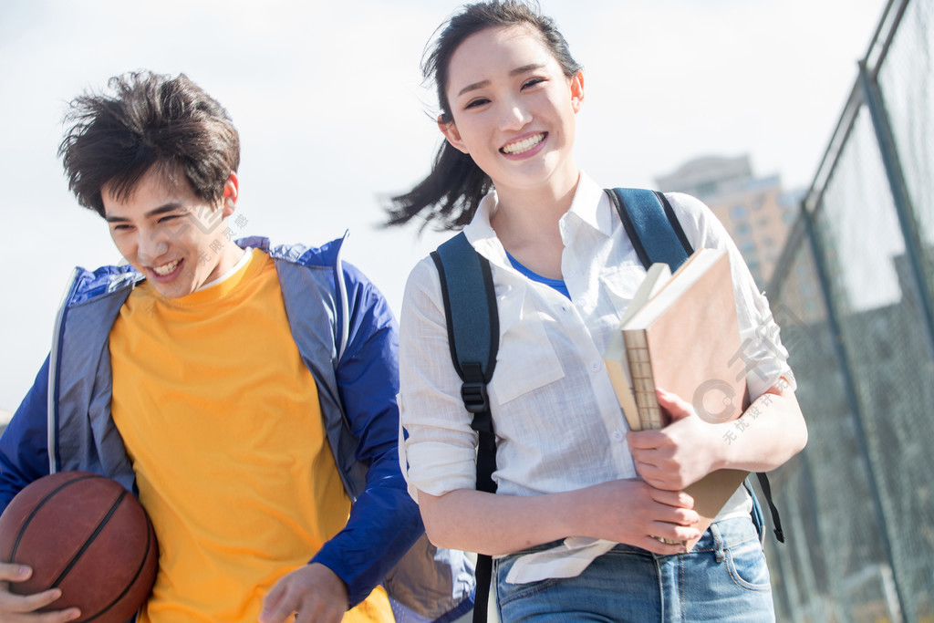 silk7071 视频 视频全称是《Silk #7071, 2016》