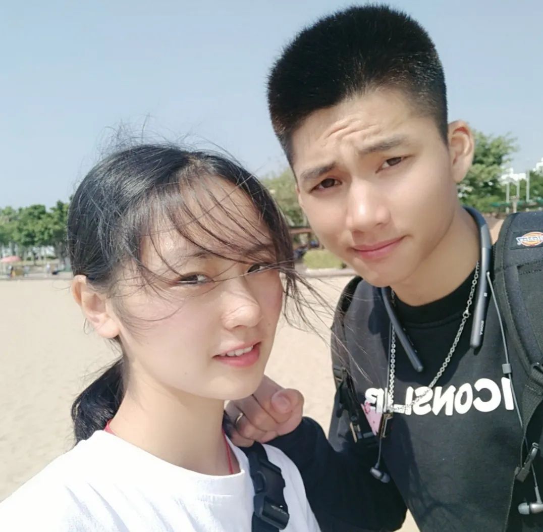 伊人无码精品久久一区二区 区区反而让人眼花缭乱