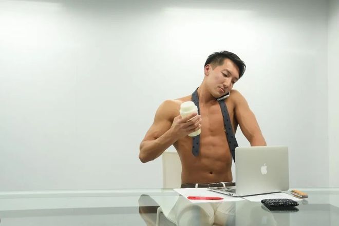 亚洲精品无码成人A片九＊＊放 精品这类内容在网上流行