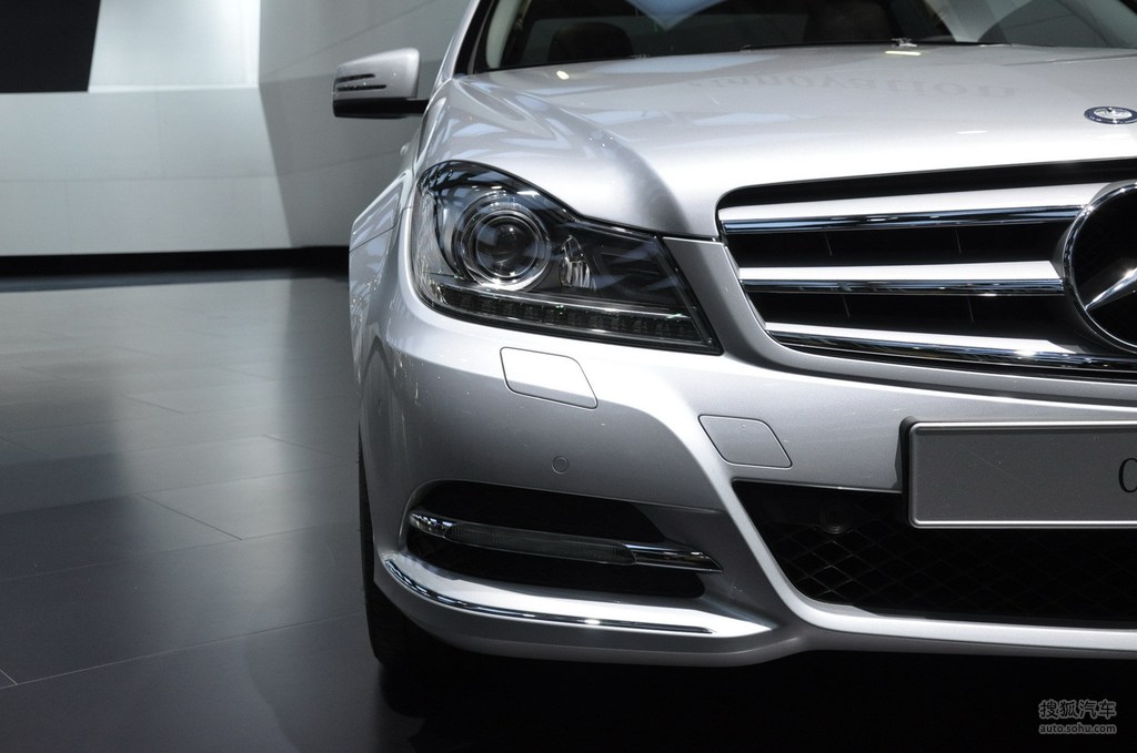 一颗小桃桃 颗小桃桃它也许正挂在枝头