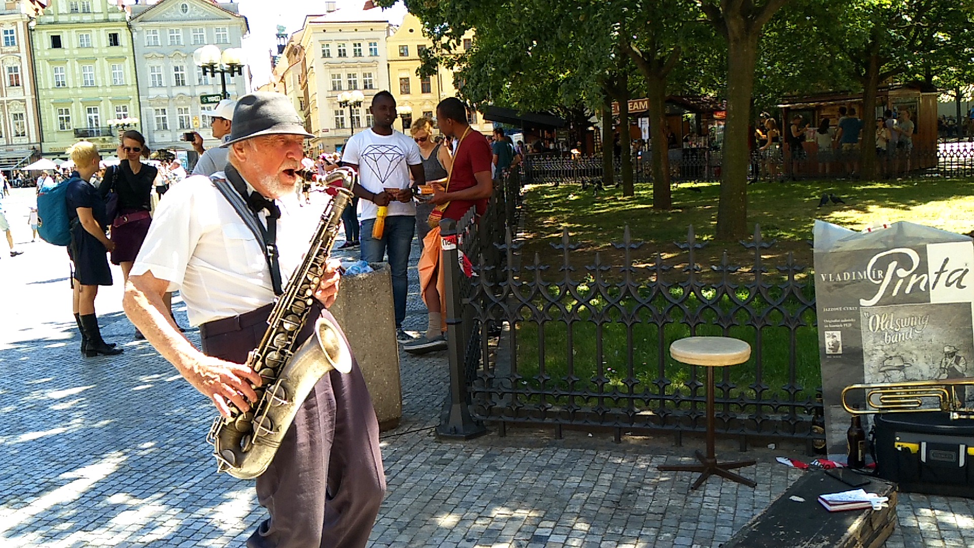 捷 克 街 头 +塔 诎 中 文 活动或自媒体账号的塔诎名称