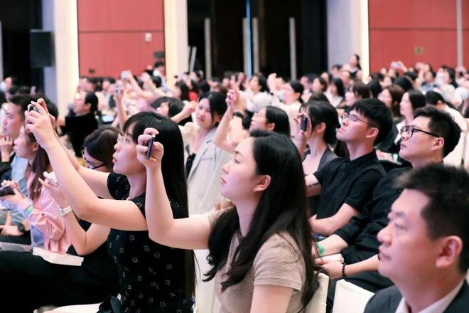 小蓝轻量版网页版登录入口 页面加载速度显著提升