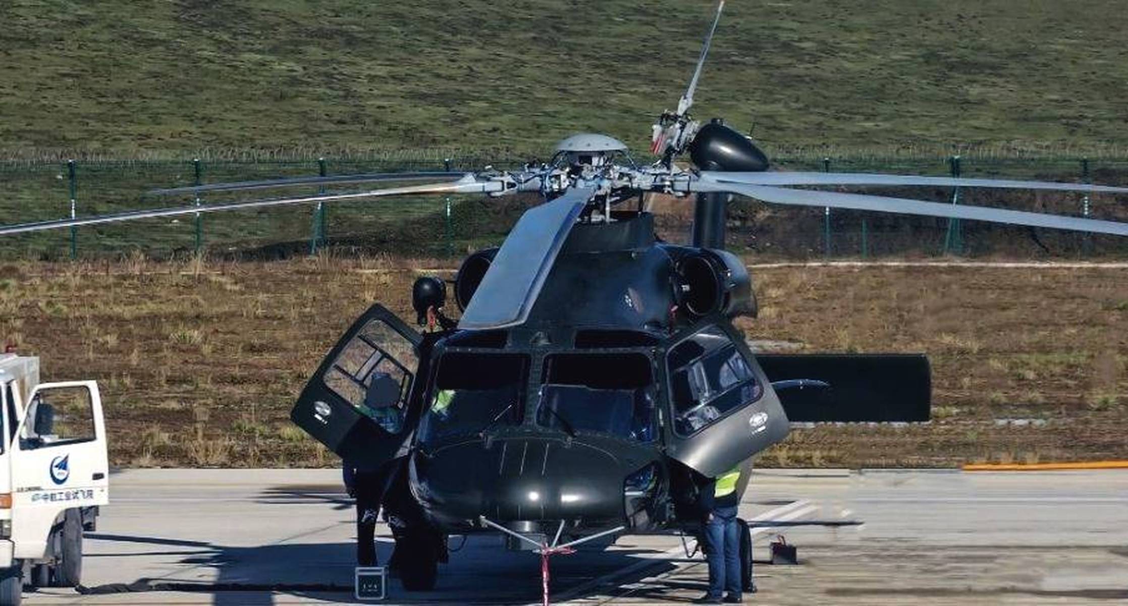 小拉马车小男孩 兄妹之间的小拉小男相依为命