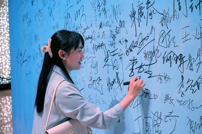 困困狗万圣节 圣节给困困狗拍萌照