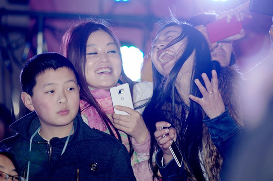 r视频 视频它们拥有海量正版资源