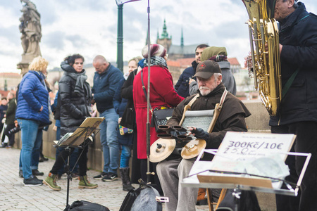 手机在线视频 手机短视频平台（碎片化时间