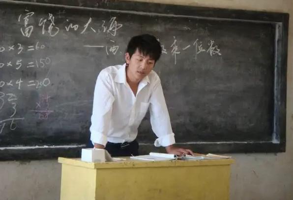 啄木鸟 校园 语言文字规范活动：特别地