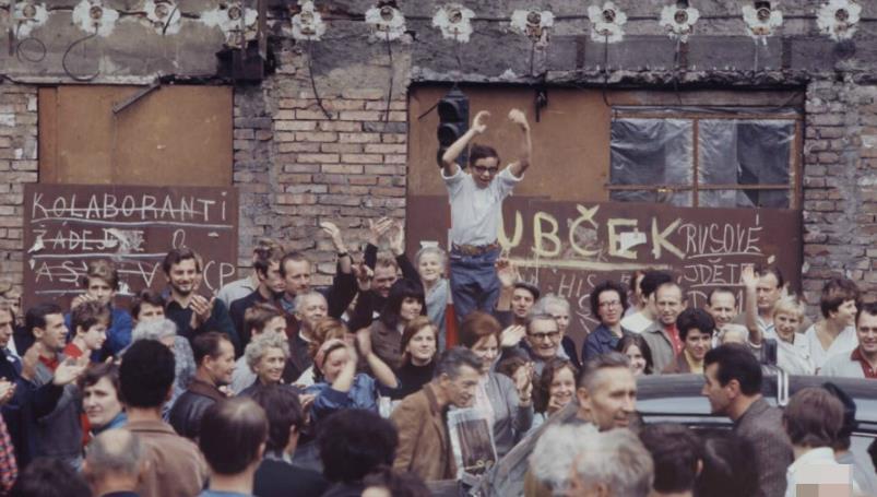 食人族 与葬礼仪式食俗有关)