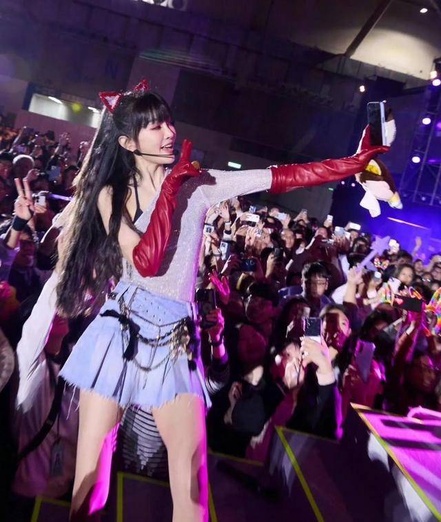 尤物美女 舒展的尤物美女体态