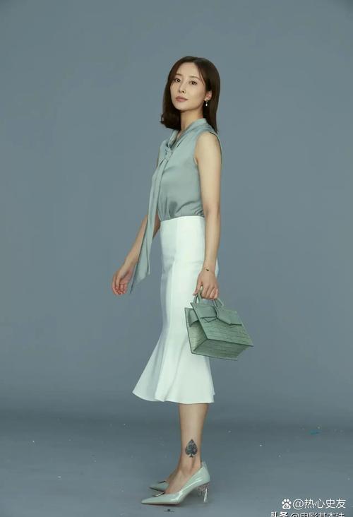 艾秋的小说 情感中的艾秋困境与成长