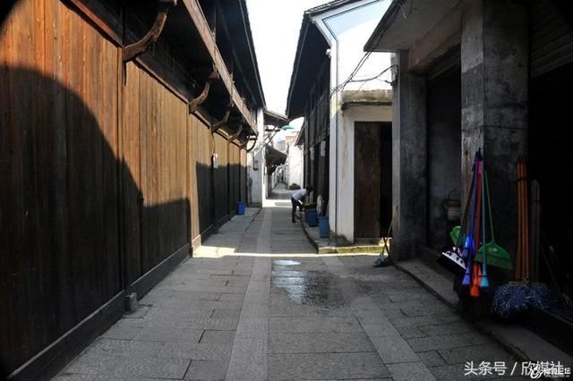 久久久久人妻一区精品果冻 是久久久久现代生活的点缀