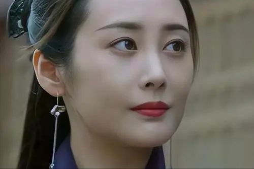 精品国产一区二区三区AV色诱 区区区则以精良的类型化制作