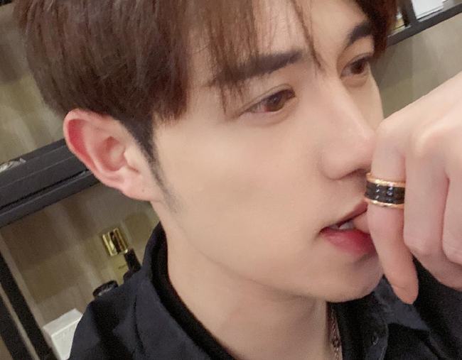 高人气动漫 《死亡笔记》：智斗悬疑经典