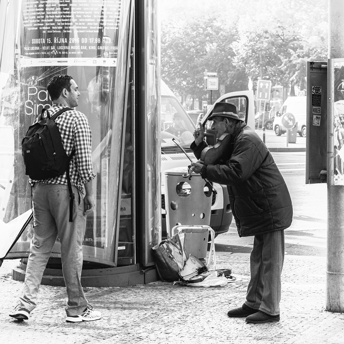 小蜜桃aabbcc718293连身网衣 点击相机图标上传图片搜索