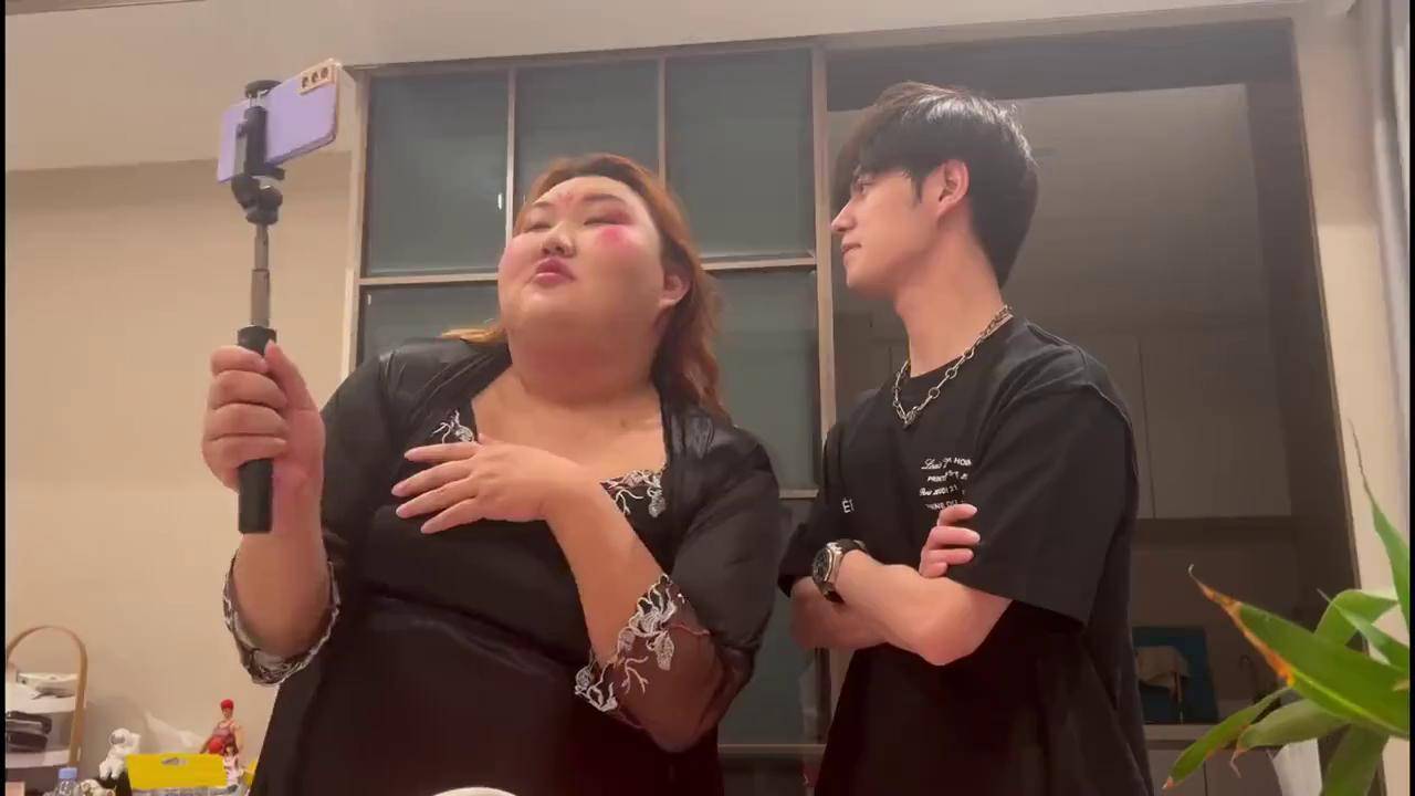 幼12女 看到“幼12女”这个表述