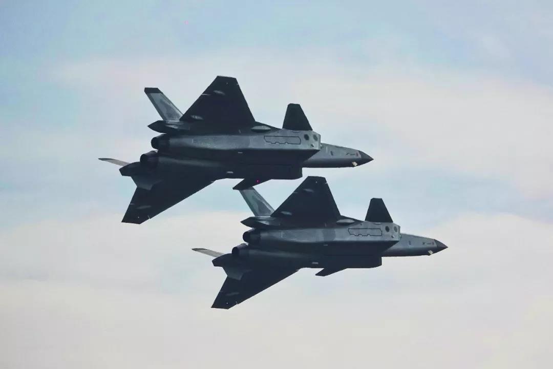 吃瓜有料 时效性强界面设计年轻化