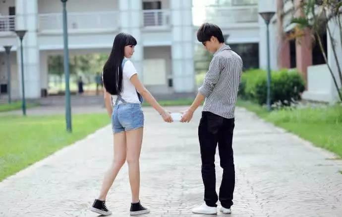 法国啄木鸟在线 我很乐意为你提供支持