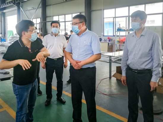 沙滩上的外国电影