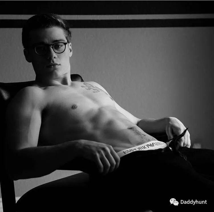 红绿灯寸止视频