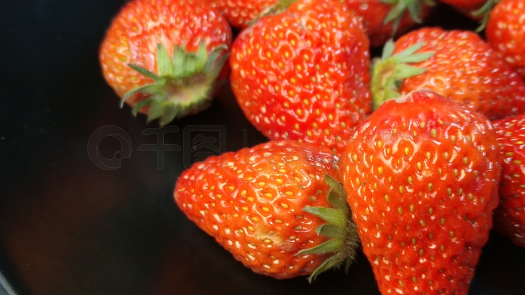 秋霞国产午夜精品免费视频 本应是秋霞件轻松事