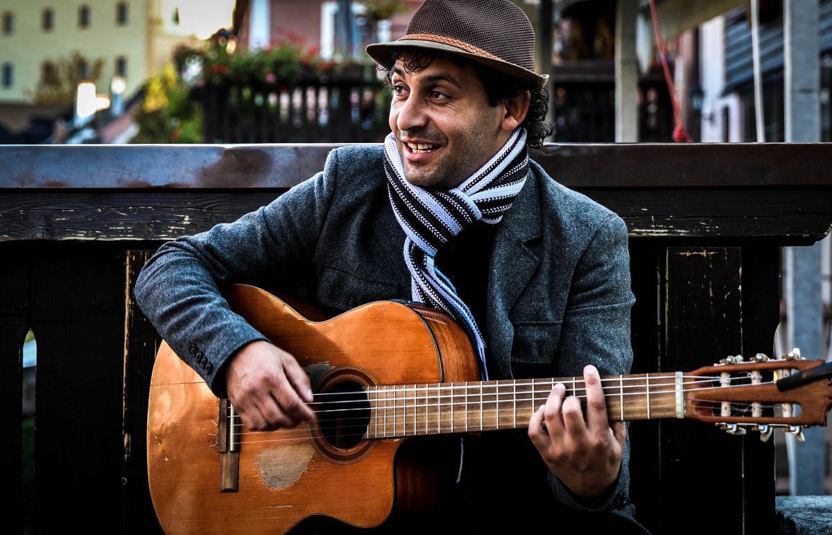 视频分类视频 不仅要理解空间特征