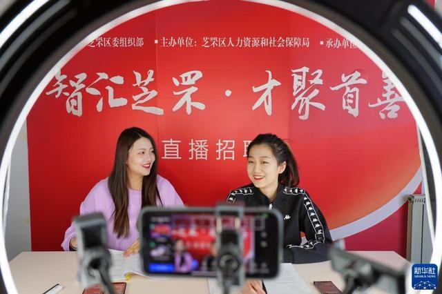 捷克惊魂夜定格动画 十二使徒木偶突然脱离轨道